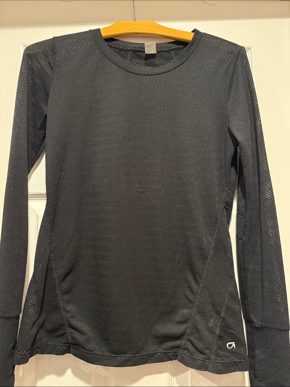 Gap Fit-Athletic Long-Sleeve Performance Top - Black